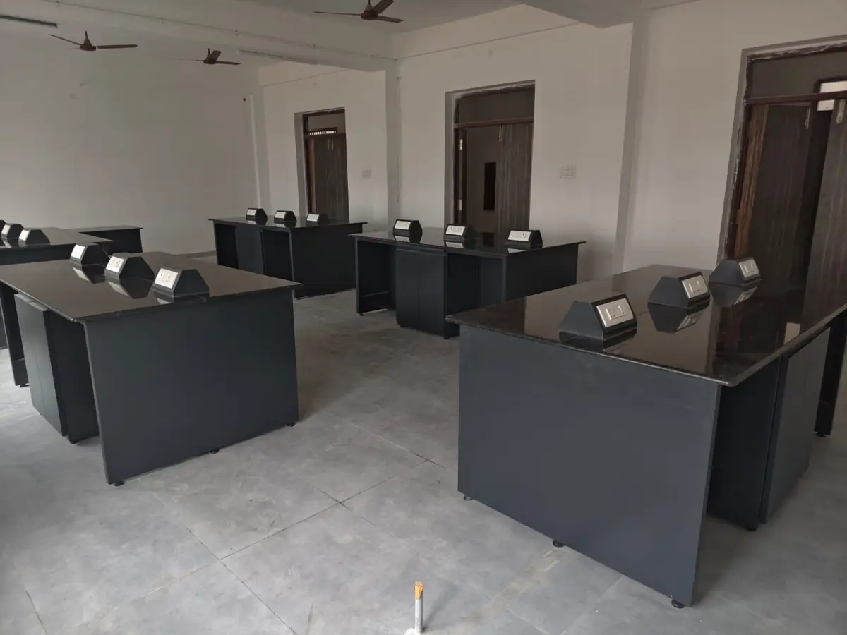 Lab Furniture & Modular Units